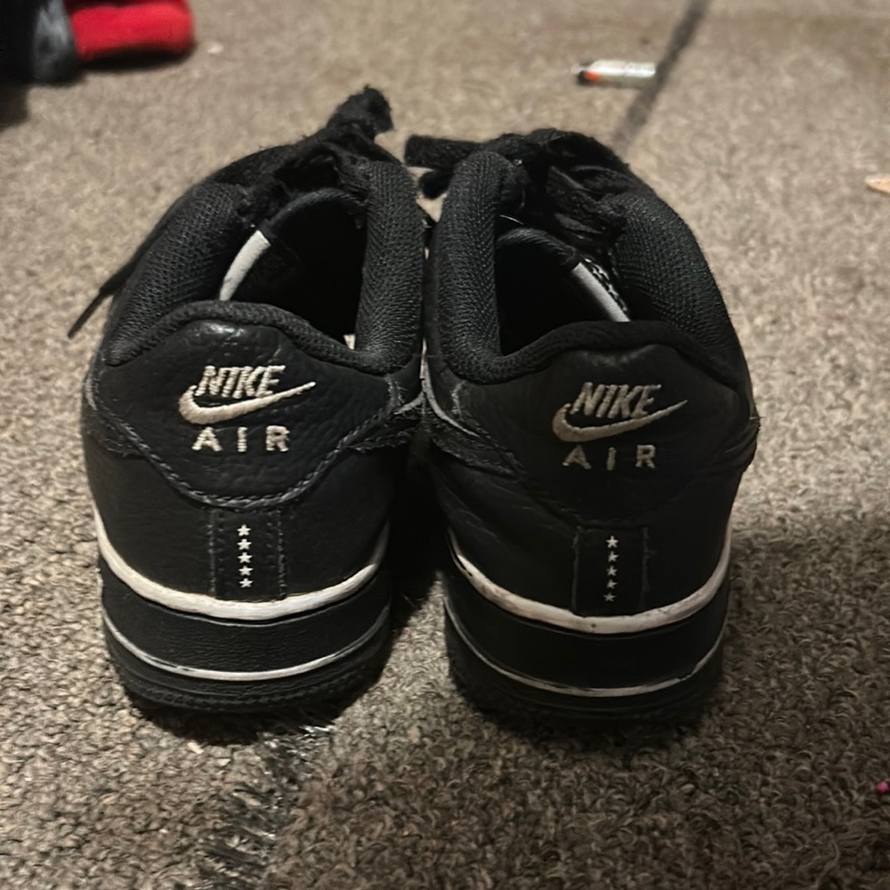 black nike air forces
